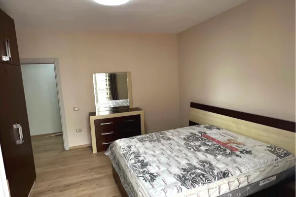 Shtepi me qera Apartament ne Tirane, 2+1, Mobilimi E mobiluar, Pagesa 55,000  Leke.