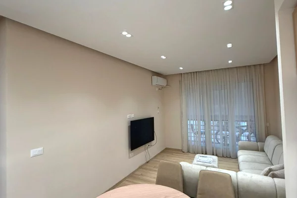 Shtepi me qera Apartament ne Tirane, 2+1, Mobilimi E mobiluar, Pagesa 90,000  Leke.