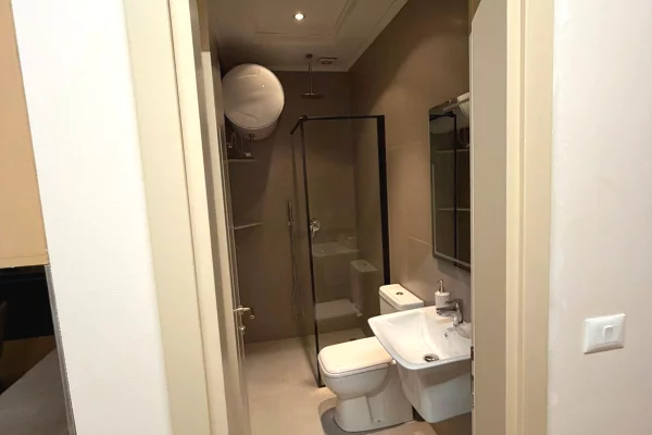 Shtepi me qera Apartament ne Tirane, 2+1, Mobilimi E mobiluar, Pagesa 90,000  Leke.