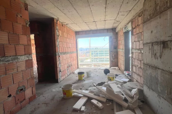 Shtepi ne shitje Apartament ne Tirane, 1+1, Mobilimi Bosh, pa mobiluar, Pagesa 100,000  Euro.