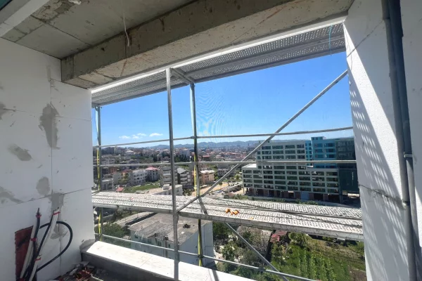 Shtepi ne shitje Apartament ne Tirane, 1+1, Mobilimi Bosh, pa mobiluar, Pagesa 100,000  Euro.