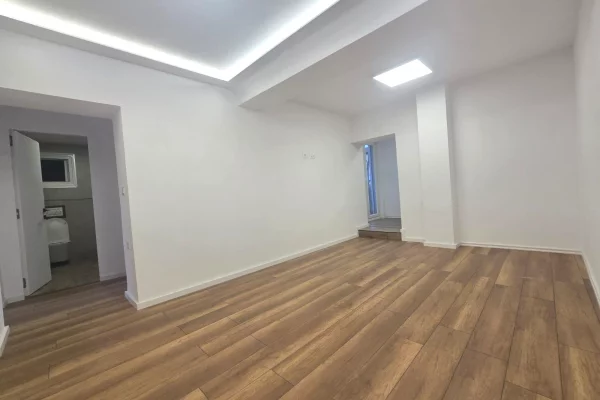 🏢Ambient Biznesi me Qira te bulevardi Zhan Dark