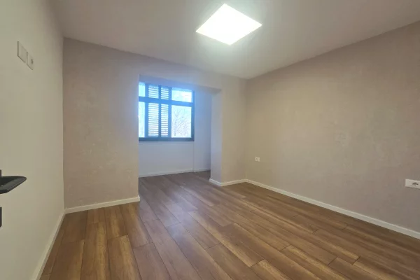 🏢Ambient Biznesi me Qira te bulevardi Zhan Dark