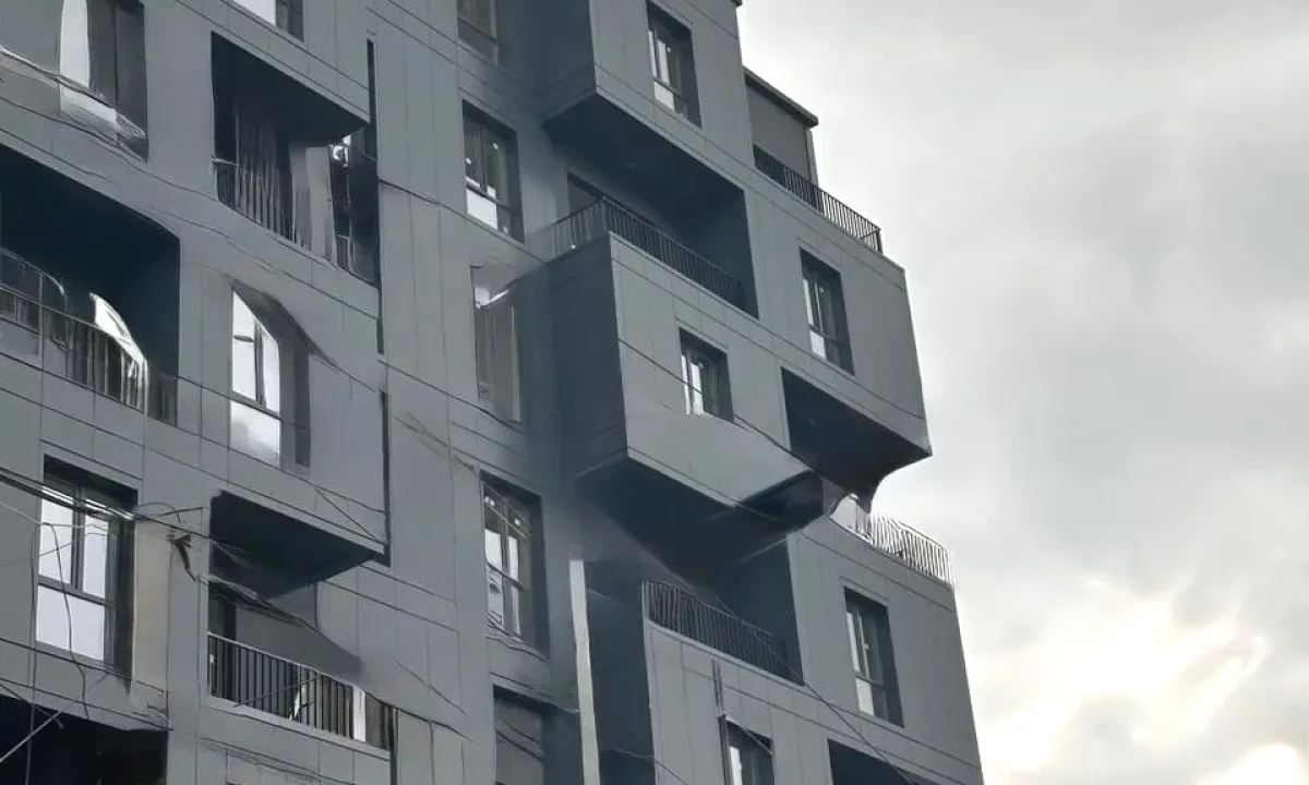 Shtepi ne shitje Apartament ne Tirane, 2+1, Mobilimi Bosh, pa mobiluar, Pagesa 132,700  Euro.