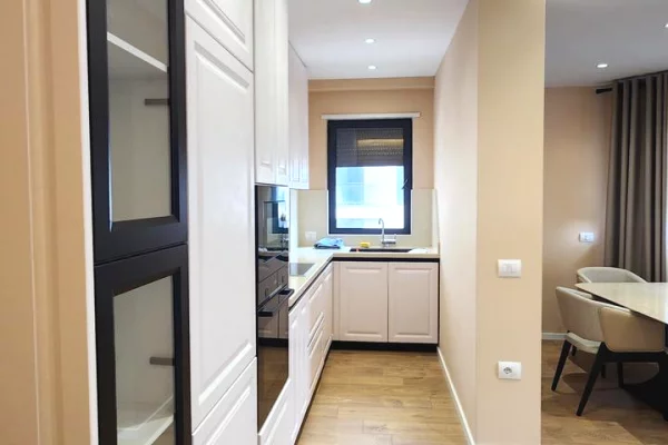 Shtepi ne shitje Apartament ne Tirane, 2+1, Mobilimi E mobiluar, Pagesa 350,000  Euro.