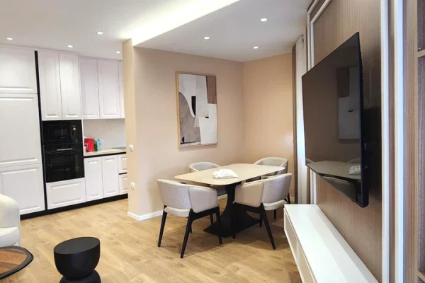Shtepi ne shitje Apartament ne Tirane, 2+1, Mobilimi E mobiluar, Pagesa 350,000  Euro.