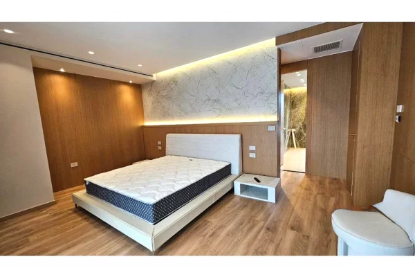 Shtepi me qera Vila Luksoze ne Tirane, 4+1, Mobilimi E mobiluar, Pagesa 250,000  Leke.