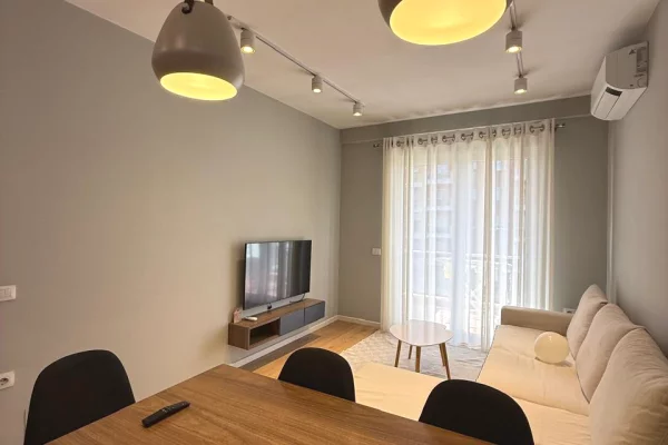 Shtepi me qera Apartament ne Tirane, 1+1, Mobilimi E mobiluar, Pagesa 650  Euro.