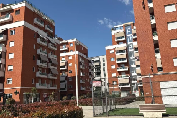 Shtepi me qera Apartament ne Tirane, 1+1, Mobilimi E mobiluar, Pagesa 650  Euro.
