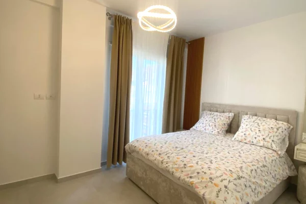 Shtepi me qera Apartament ne Tirane, 2+1, Mobilimi E mobiluar, Pagesa 1,000  Euro.