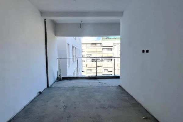 Shtepi ne shitje Apartament ne Tirane, 2+1, Mobilimi Bosh, pa mobiluar, Pagesa 340,000  Euro.