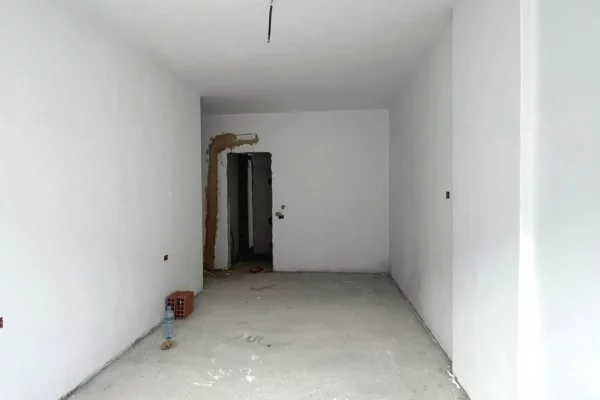 Shtepi ne shitje Apartament ne Tirane, 2+1, Mobilimi Bosh, pa mobiluar, Pagesa 340,000  Euro.