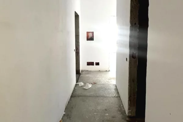 Shtepi ne shitje Apartament ne Tirane, 2+1, Mobilimi Bosh, pa mobiluar, Pagesa 340,000  Euro.