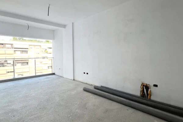 Shtepi ne shitje Apartament ne Tirane, 2+1, Mobilimi Bosh, pa mobiluar, Pagesa 340,000  Euro.