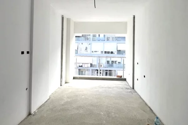 Shtepi ne shitje Apartament ne Tirane, 2+1, Mobilimi Bosh, pa mobiluar, Pagesa 340,000  Euro.