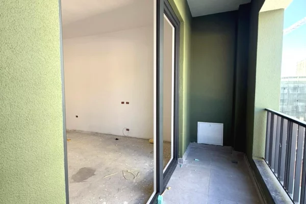 Shtepi ne shitje Apartament ne Tirane, 3+1, Mobilimi Bosh, pa mobiluar, Pagesa 223,500  Euro.