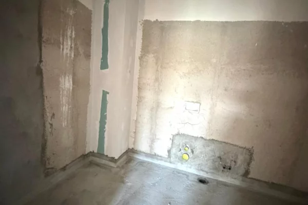 Shtepi ne shitje Apartament ne Tirane, 2+1, Mobilimi Bosh, pa mobiluar, Pagesa 230,580  Euro.