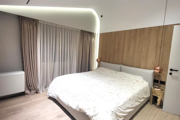 Shtepi me qera Duplex(shtepi me 2 kate) ne Tirane, 3+1, Mobilimi E mobiluar, Pagesa 1,800  Euro.