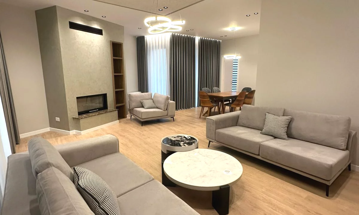 Shtepi me qera Vila Luksoze ne Tirane, 4+1, Mobilimi E mobiluar, Pagesa 4,500  Euro.