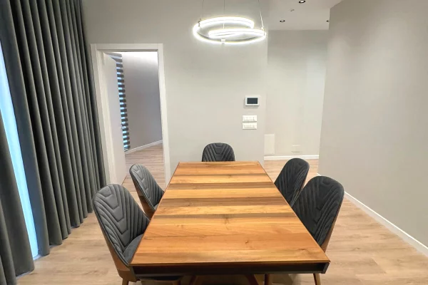 Shtepi me qera Vila Luksoze ne Tirane, 4+1, Mobilimi E mobiluar, Pagesa 4,500  Euro.