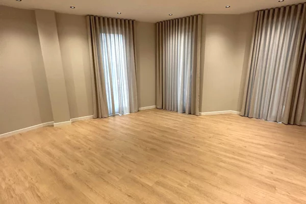 Shtepi me qera Vila Luksoze ne Tirane, 4+1, Mobilimi E mobiluar, Pagesa 4,500  Euro.