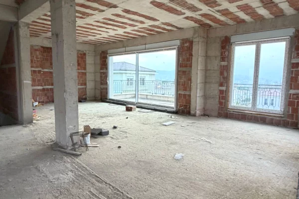Shtepi ne shitje Vila Luksoze ne Tirane, 5+1, Mobilimi Bosh, pa mobiluar, Pagesa 1,650,000  Euro.