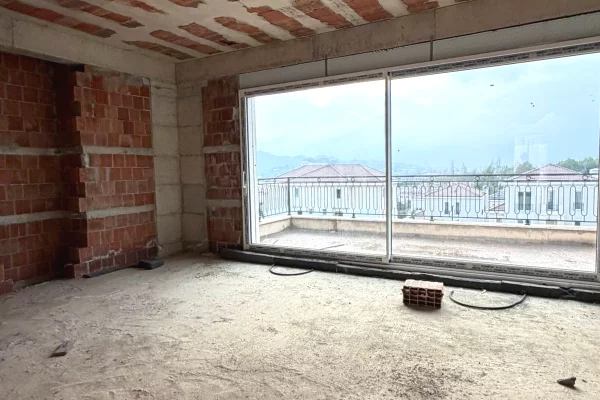 Shtepi ne shitje Vila Luksoze ne Tirane, 5+1, Mobilimi Bosh, pa mobiluar, Pagesa 1,650,000  Euro.