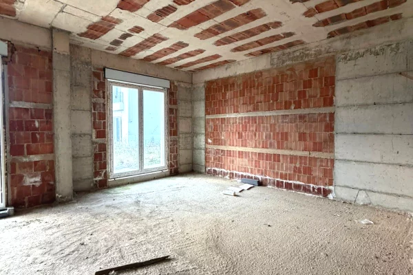 Shtepi ne shitje Vila Luksoze ne Tirane, 5+1, Mobilimi Bosh, pa mobiluar, Pagesa 1,650,000  Euro.