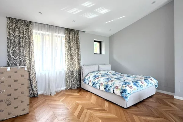 Shtepi ne shitje Vila Luksoze ne Tirane, 4+1, Mobilimi E mobiluar, Pagesa 1,900,000  Euro.