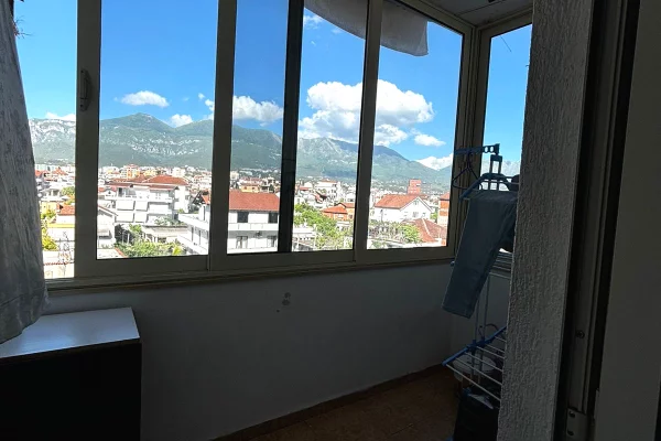 Shtepi ne shitje Apartament ne Tirane, 1+1, Mobilimi E mobiluar, Pagesa 120,000  Euro.