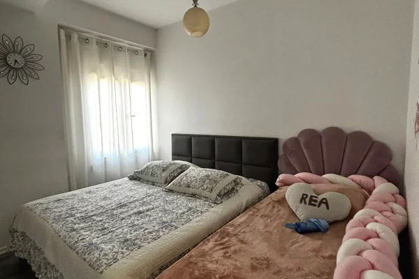 Shtepi ne shitje Apartament ne Tirane, 1+1, Mobilimi E mobiluar, Pagesa 120,000  Euro.