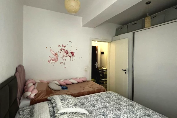Shtepi ne shitje Apartament ne Tirane, 1+1, Mobilimi E mobiluar, Pagesa 120,000  Euro.