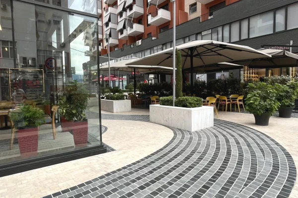 🏢 Jepet Dyqan me Qira tek Kompleksi Delijorgji