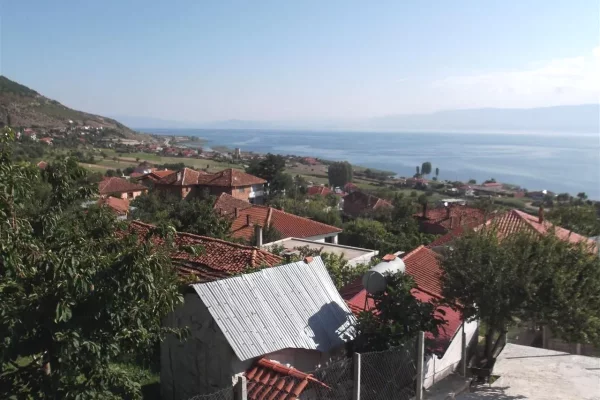 Shtepi ne shitje Vila Luksoze ne Pogradec, 7+1, Mobilimi Pjeserisht e mobiluar, Pagesa 260,000  Euro.