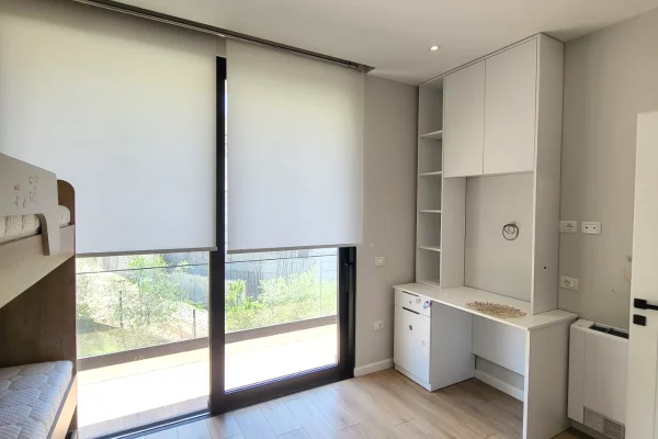 Shtepi me qera Vila Luksoze ne Tirane, 5+1, Mobilimi E mobiluar, Pagesa 3,500  Euro.