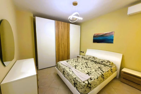 Shtepi me qera Apartament ne Tirane, 2+1, Mobilimi E mobiluar, Pagesa 1,000  Euro.