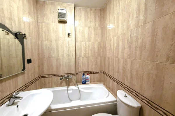 Shtepi me qera Apartament ne Tirane, 2+1, Mobilimi E mobiluar, Pagesa 1,000  Euro.