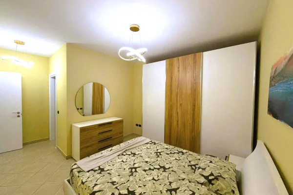 Shtepi me qera Apartament ne Tirane, 2+1, Mobilimi E mobiluar, Pagesa 1,000  Euro.