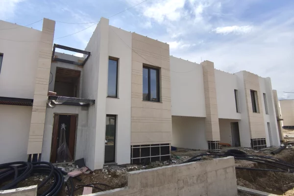Shtepi ne shitje Vila Luksoze ne Tirane, 3+1, Mobilimi Bosh, pa mobiluar, Pagesa 1,265,000  Euro.