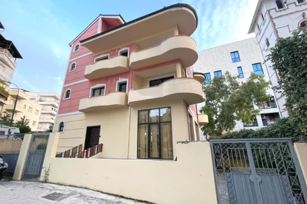 🏘️Shitet godinë te Liqeni i Thatë🔥