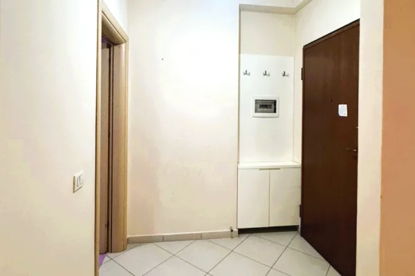 Shtepi ne shitje Apartament ne Tirane, 1+1, Mobilimi Bosh, pa mobiluar, Pagesa 210,000  Euro.