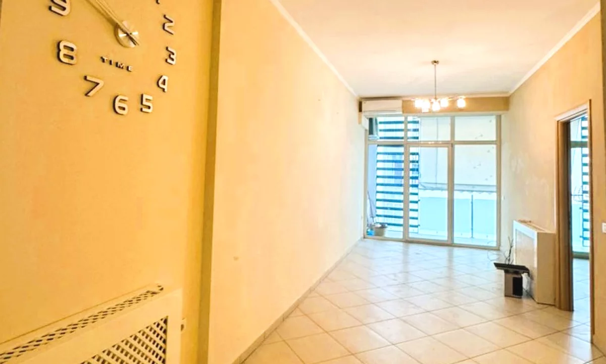 Shtepi ne shitje Apartament ne Tirane, 1+1, Mobilimi Bosh, pa mobiluar, Pagesa 210,000  Euro.