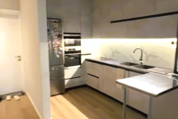 Shtepi ne shitje Apartament ne Tirane, 2+1, Mobilimi E mobiluar, Pagesa 225,000  Euro.