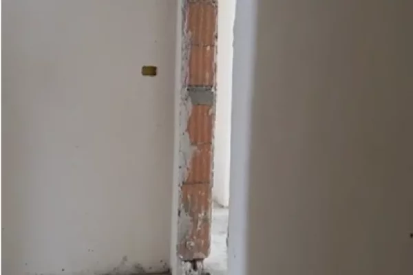 Shtepi ne shitje Apartament ne Durres, 2+1, Mobilimi Bosh, pa mobiluar, Pagesa 10,500,000  Leke.
