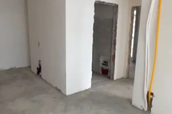 Shtepi ne shitje Apartament ne Durres, 2+1, Mobilimi Bosh, pa mobiluar, Pagesa 10,500,000  Leke.