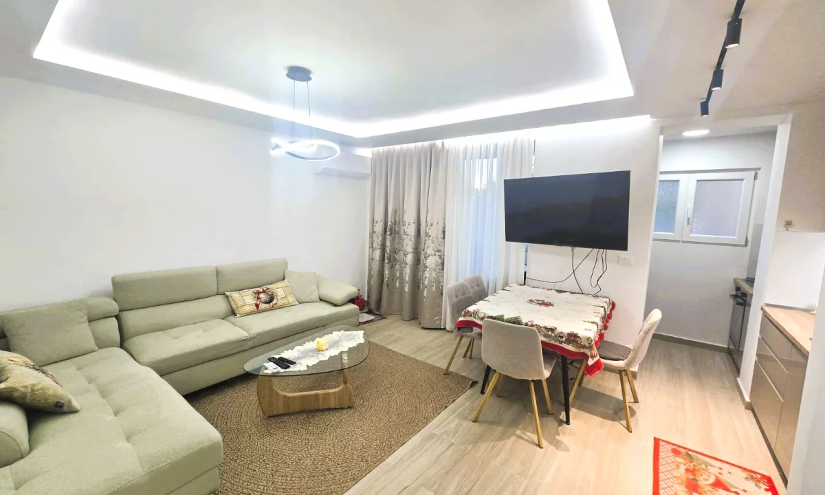 Shtepi ne shitje Apartament ne Tirane, 2+1, Mobilimi E mobiluar, Pagesa 200,000  Euro.