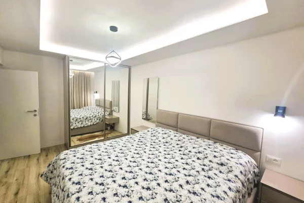 Shtepi ne shitje Apartament ne Tirane, 2+1, Mobilimi E mobiluar, Pagesa 200,000  Euro.