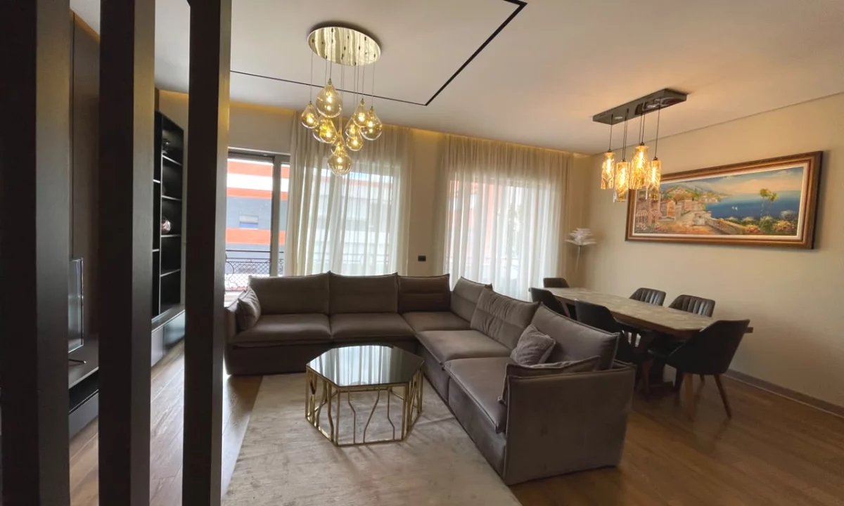 Shtepi ne shitje Apartament ne Tirane, 2+1, Mobilimi E mobiluar, Pagesa 450  Euro.