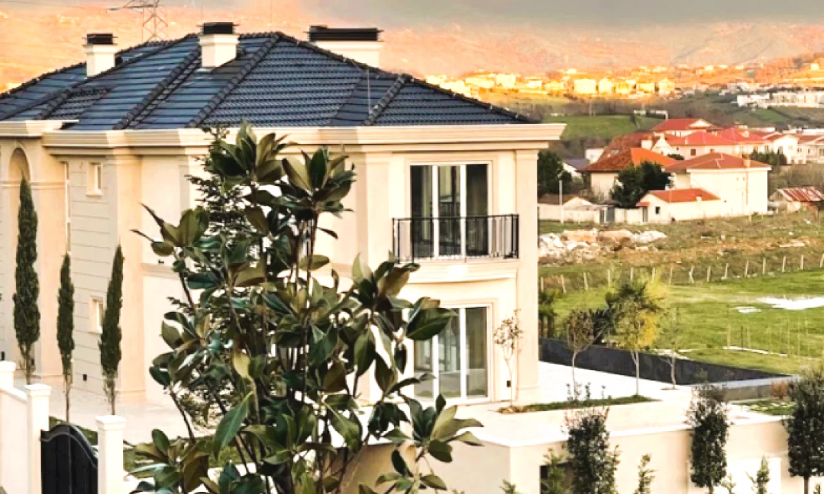 Luxury villas for sale in Tirana 7+1, Furnished