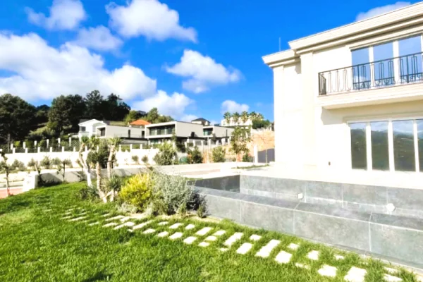 Luxury villas for sale in Tirana 7+1, Furnished